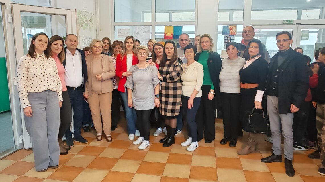 Наставник који  је остао у срцима ученика: Зоран Станковић испраћен у пензију